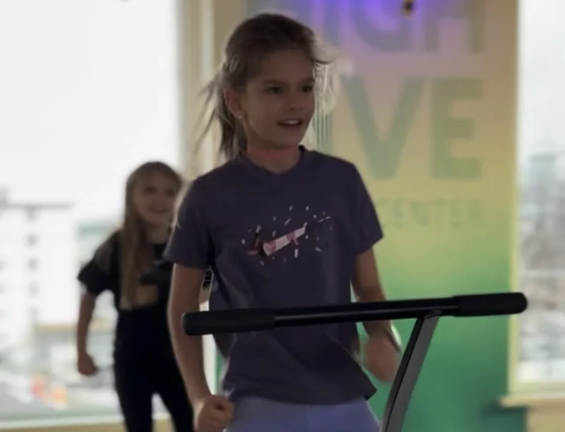 Bild Jumping Alina crop