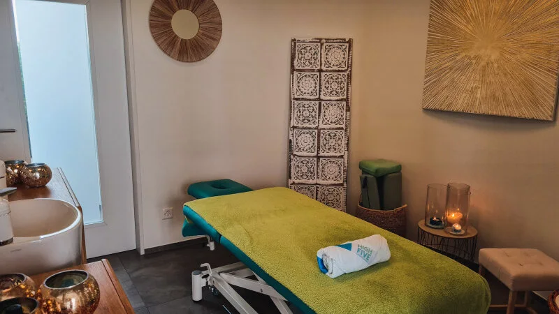 massage high five fitness